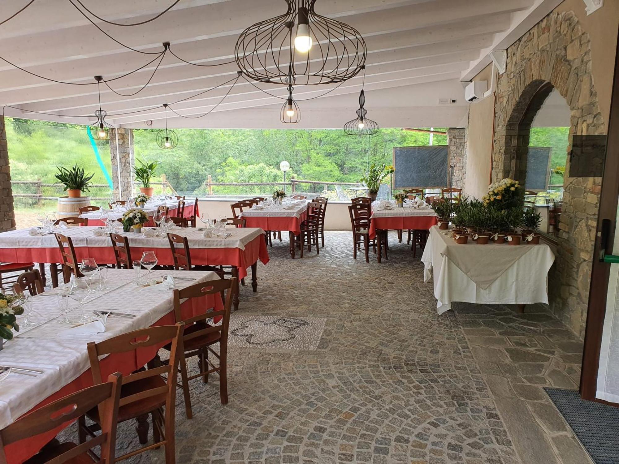 Agriturismo Cascina L'Arche Санто-Стефано-Бельбо Экстерьер фото
